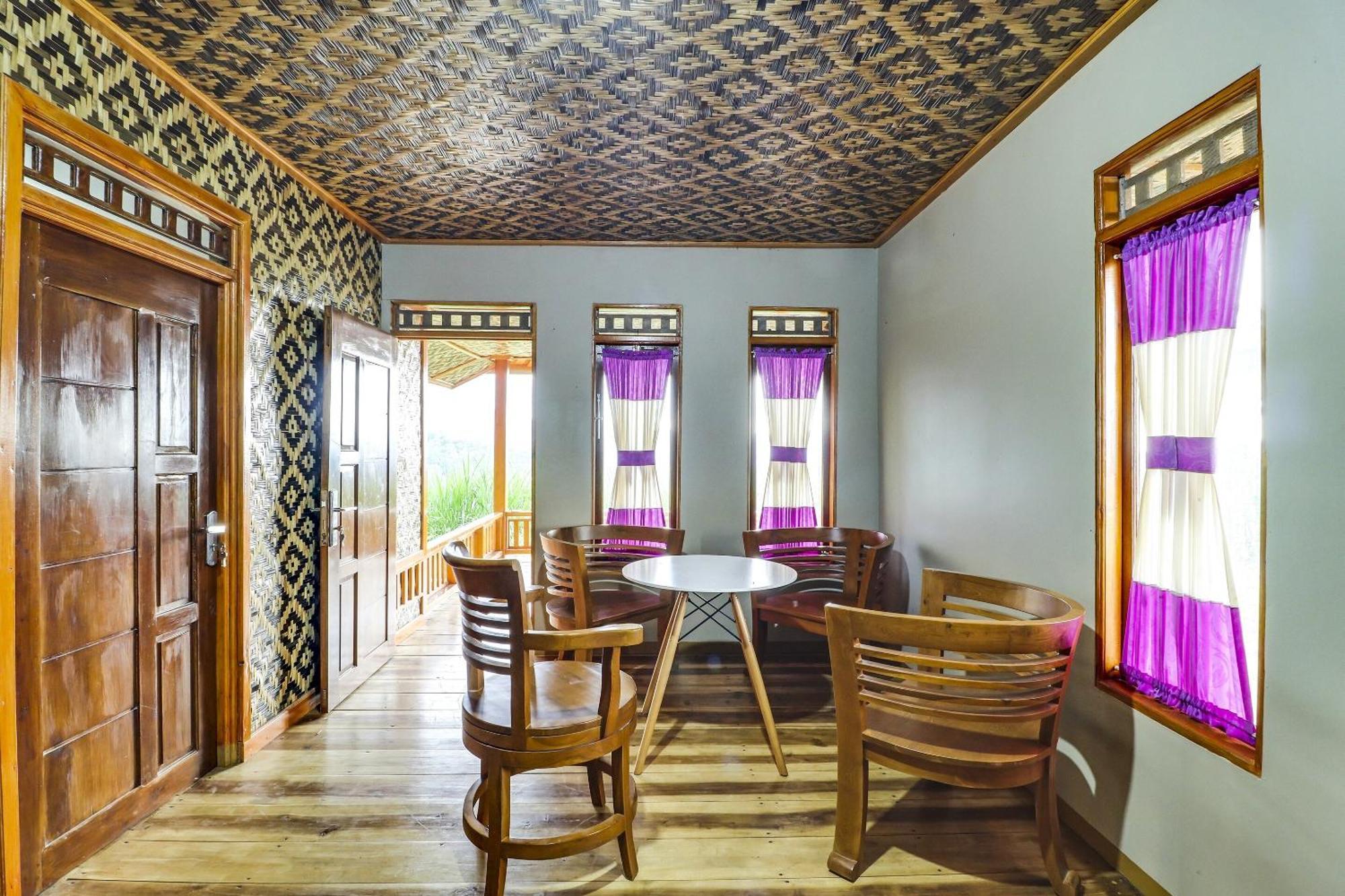 Oyo Homes 90956 Desa Wisata Guranteng Pendjalu Eksteriør bilde