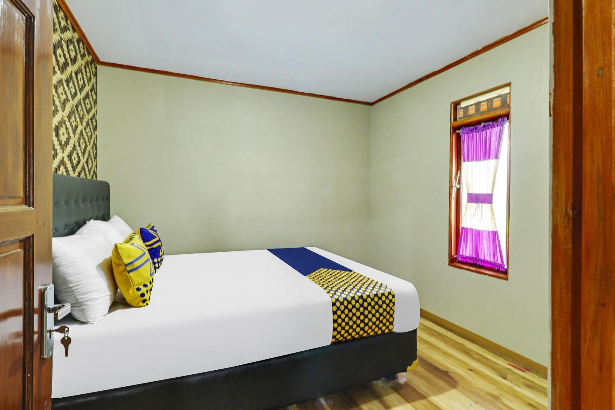 Oyo Homes 90956 Desa Wisata Guranteng Pendjalu Eksteriør bilde
