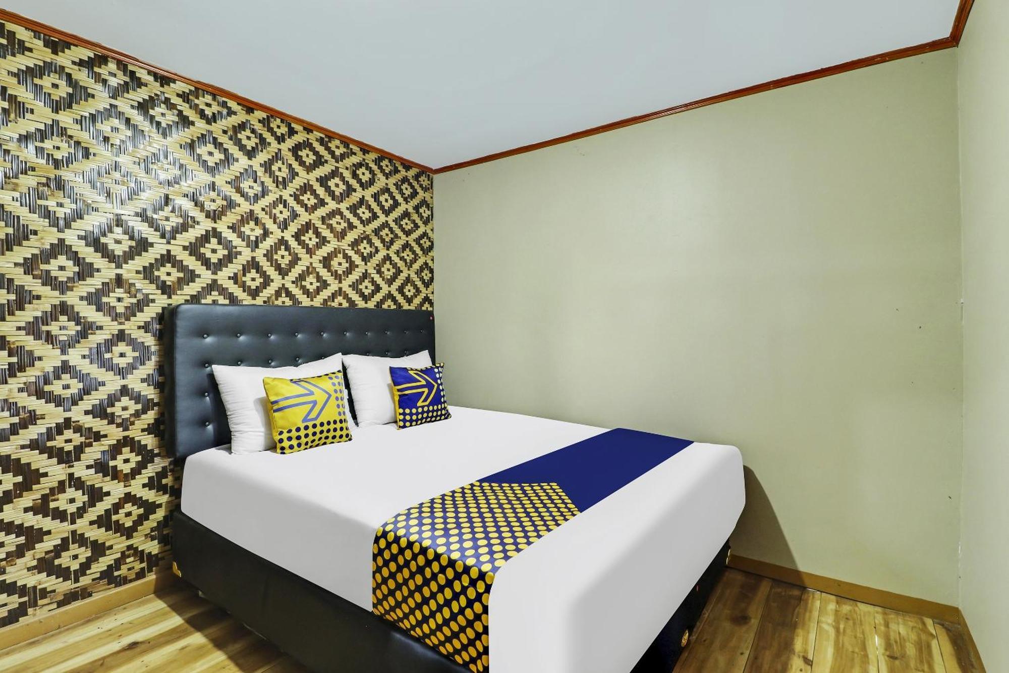 Oyo Homes 90956 Desa Wisata Guranteng Pendjalu Eksteriør bilde