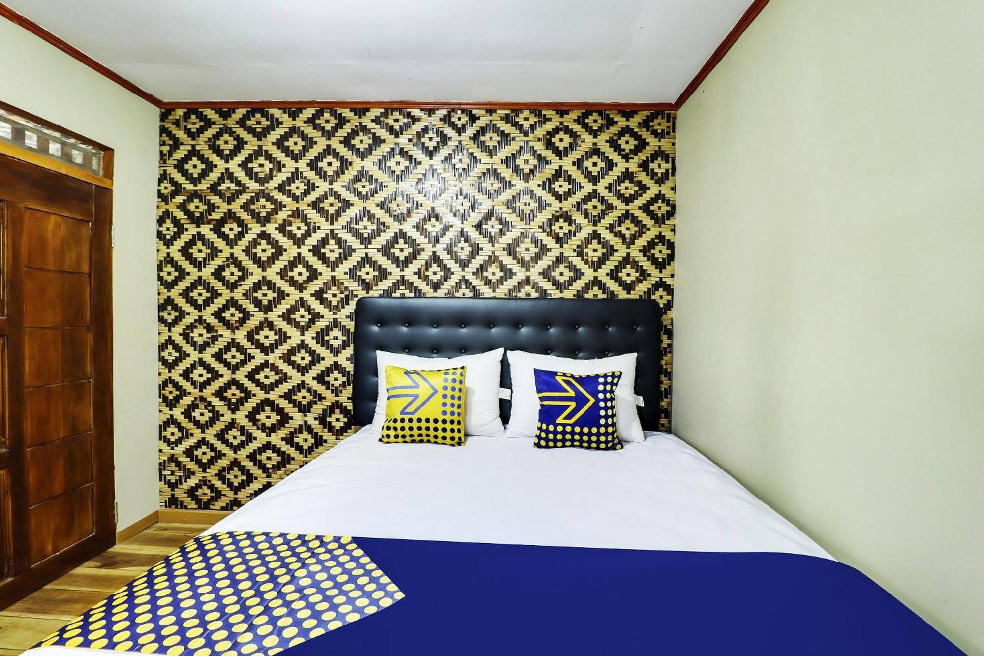 Oyo Homes 90956 Desa Wisata Guranteng Pendjalu Eksteriør bilde