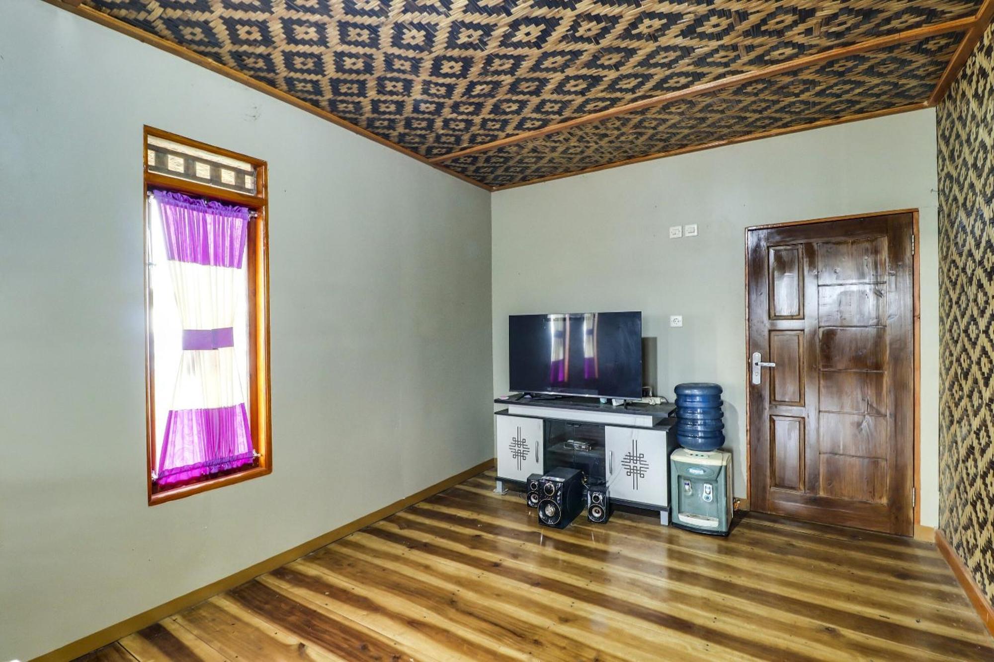 Oyo Homes 90956 Desa Wisata Guranteng Pendjalu Eksteriør bilde